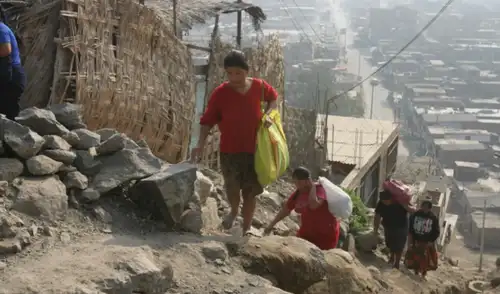 La informalidad laboral y la baja productividad son factores críticos que afectan el crecimiento económico