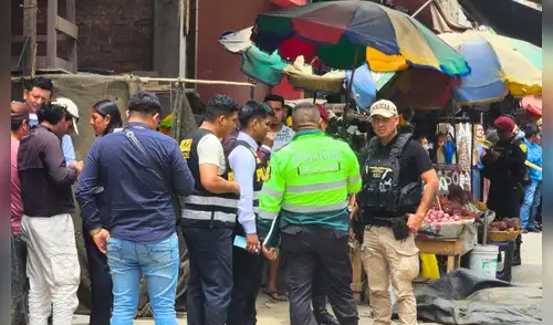 Hombre es asesinado de varios disparos dentro del mercado La Hermelinda en Trujillo. Foto: Yolanda Goicoche/ La República. Hombre es asesinado de varios disparos dentro del mercado La Hermelinda en Trujillo. Foto: Yolanda Goicoche/ La República.