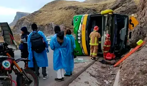 Policía de Carreteras informó que el bus se dirigía hacia el Cusco por la vía Espinar-Arequipa Policía de Carreteras informó que el bus se dirigía hacia el Cusco por la vía Espinar-Arequipa