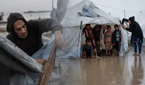 Gaza se ve afectado por las inundaciones y el frío.