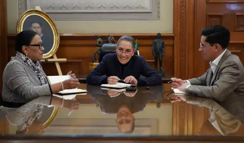 Sheinbaum invitó al papa León XIV a visitar México durante llamada telefónica. Sheinbaum invitó al papa León XIV a visitar México durante llamada telefónica.