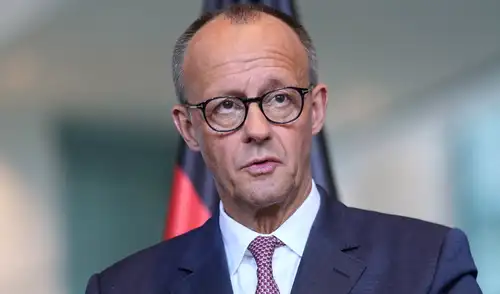 Friedrich Merz criticó a Putin por su intento de invasión rusa y lo comparó con Putin. Friedrich Merz criticó a Putin por su intento de invasión rusa y lo comparó con Putin.