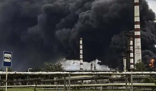 Las autoridades ucranianas buscan debilitar la capacidad logística y ofensiva rusa en medio de continuos bombardeos y desacuerdos sobre un alto al fuego duradero. Las autoridades ucranianas buscan debilitar la capacidad logística y ofensiva rusa en medio de continuos bombardeos y desacuerdos sobre un alto al fuego duradero.