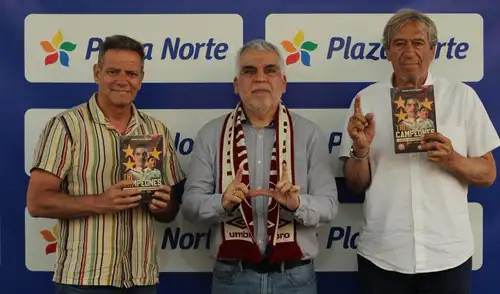 Obra reseña el histórico tricampeonato de la U. Foto: Librería Aguilar. Obra reseña el histórico tricampeonato de la U. Foto: Librería Aguilar.