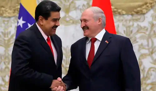 El presidente de Bielorrusia, Alexander Lukashenko, dejó abierta la chance de recibir a Maduro. El presidente de Bielorrusia, Alexander Lukashenko, dejó abierta la chance de recibir a Maduro.