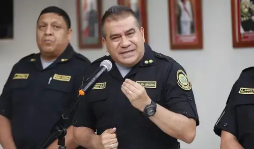 Jefe de la PNP Óscar Arriola ascendió al grado de general a su secretario privado