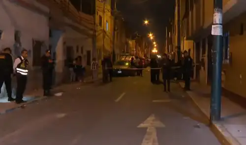 La víctima intentó refugiarse en la vivienda de unos vecinos cuando fue atacado. Foto: Latina La víctima intentó refugiarse en la vivienda de unos vecinos cuando fue atacado.