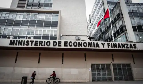El Gobierno, a través del MEF, convocó a representantes políticos y económicos para iniciar el Acuerdo Fiscal orientado al crecimiento sostenible del país. Foto: difusión MEF