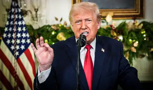 Donald Trump evitó mencionar a Venezuela y se centró en rendir cuentas y realizar promesas para el próximo año. Donald Trump evitó mencionar a Venezuela y se centró en rendir cuentas y realizar promesas para el próximo año.