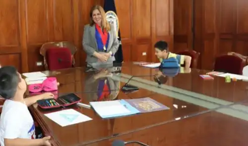 Los dibujos ganadores serán utilizados en la tarjeta de saludo navideño 2025 de la Corte. Fuente: Difusión. Los dibujos ganadores serán utilizados en la tarjeta de saludo navideño 2025 de la Corte. Fuente: Difusión.