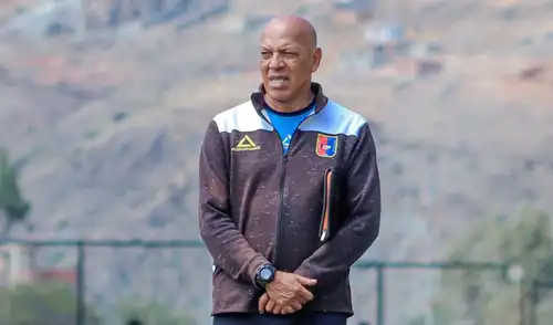 Roberto Mosquera y su molestia por técnicos extranjeros que llegan sin experiencia al fútbol peruano. Foto: Alianza Universidad