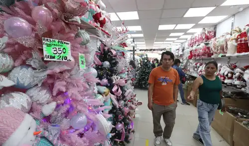 Desempeño positivo de ventas en Navia estaría impulsado por el aumento del consumo. Foto: Andina Navidad
