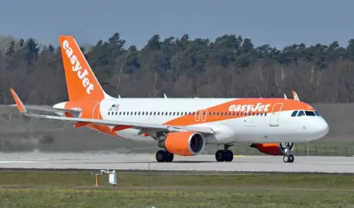 Familia intenta trasladar cuerpo sin vida de adulta mayor en avión