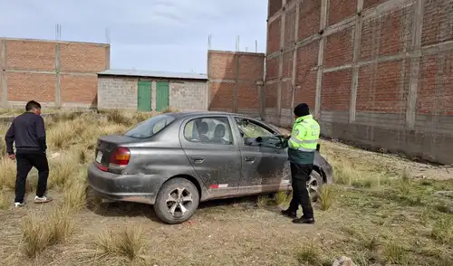 Vehículo impactó  a madre trabajadora en la carretera de salida a Huancané. Foto: cortesía.
