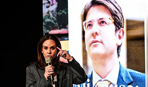 Esposa de Miguel Uribe, candidato asesinado en Colombia, apunta contra autores intelectuales del atentado