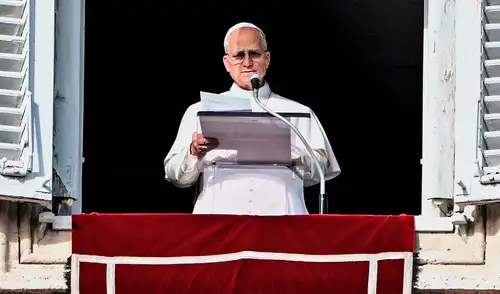 León XIV instó a los funcionarios del Vaticano a dejar sus ambiciones y se comprometió a seguir el legado de Francisco