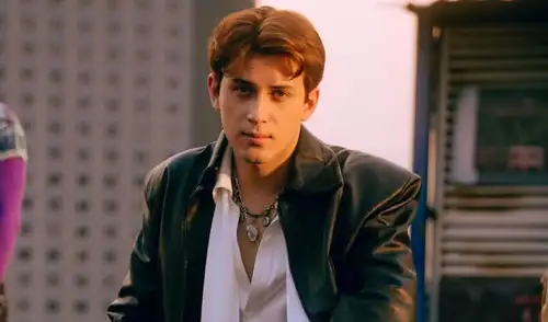 El cantante Alejandro Aramburú debutó como integrante de Santos Bravos el 21 de octubre de 2025.