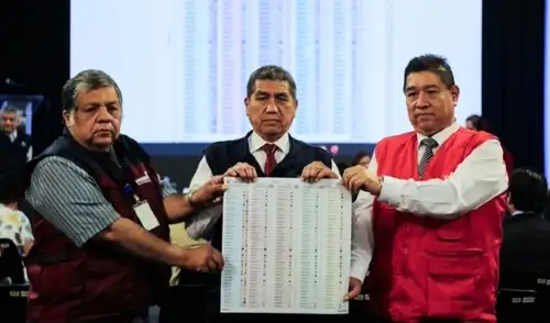 ONPE presenta diseño de la cédula de votación para las Elecciones 2026. Foto: ONPE