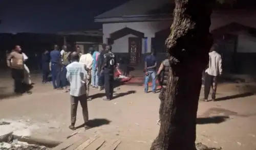 Una explosión dentro de mezquita de Nigeria se registró en plena oración este miércoles.