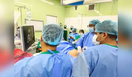 Hospital Dos de Mayo salva la vida de un feto