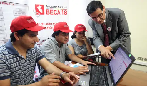 Congreso propone eliminar límite de edad para postular a Beca 18