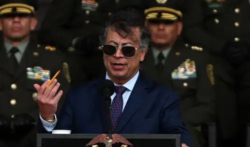 El mandatario colombiano también se refirió al contexto más amplio de la guerra contra las drogas en la región. Foto: AFP Petro asegura que el ataque terrestre de Trump fue contra una fábrica del ELN en la que se desarrollaba "cocaína”