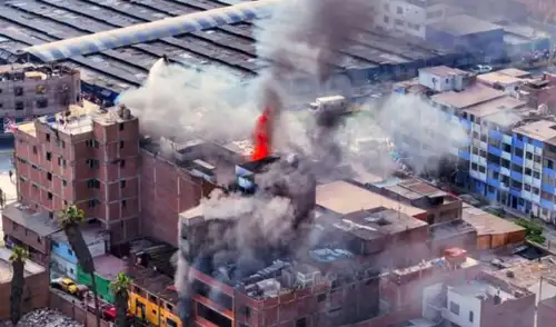 La mayoría de los incendios reportados en Lima durante Año Nuevo fueron provocadas por el uso de pirotécnicos.