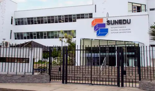 Nueva disposición permite ampliar plazo de cierre a instituciones educativas en proceso de cese