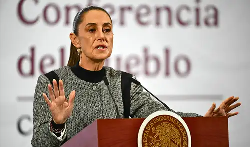 La alerta sísmica obliga a evacuar Palacio Nacional durante la mañanera de Claudia Sheinbaum.