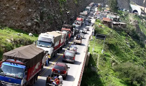 El Ministerio de Transportes y Comunicaciones (MTC) establece restricciones de circulación para vehículos de carga en la Carretera Central desde el 1 de enero de 2026 hasta el 31 de diciembre de 2027. El Ministerio de Transportes y Comunicaciones (MTC) establece restricciones de circulación para vehículos de carga en la Carretera Central desde el 1 de enero de 2026 hasta el 31 de diciembre de 2027.
