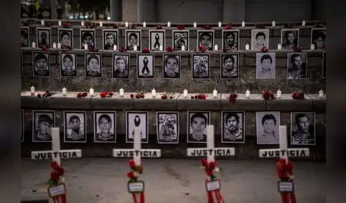 Plantón contra impunidad para víctimas de violaciones a los derechos humanos. Crédito John Reyes