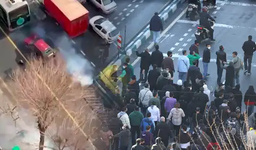 Irán adolece de protestas en sus calles debido a la crisis económica.