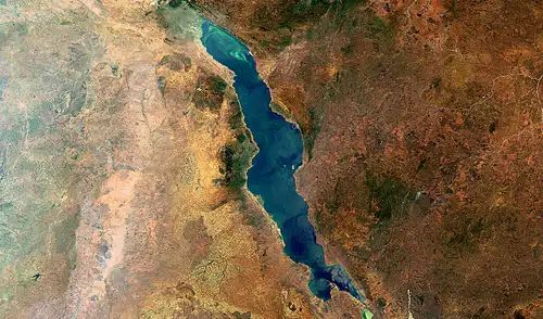 La actividad tectónica del Rift de África Oriental dio origen al lago Malawi, entre Tanzania y Mozambique.