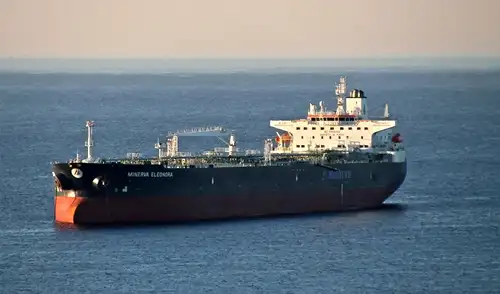 Trump asegura que el petróleo se venderá a precio de mercado y los ingresos beneficiarán al pueblo venezolano.