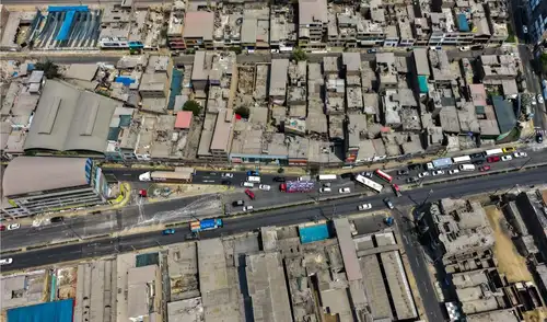 desvíos por obras en la avenida Nicolas Ayllón en Ate Vitarte