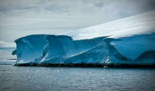 Este hallazgo de un mundo bajo el hielo de la Antártida redefine la comprensión de la geografía del continente austral y que hasta ahora había permanecido completamente oculto al ser humano.