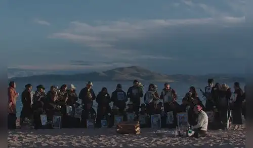 Documental dirigido por Javier Corcuera.