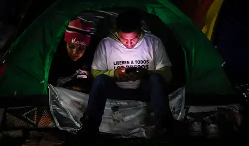 Familiares de presos políticos en Venezuela protestan por su excarcelación desde el 8 de enero.