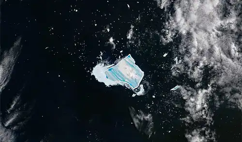 El satélite Terra capturó en imágenes las brillantes estrías azules en la superficie del iceberg A23a. Foto: NASA/Terra