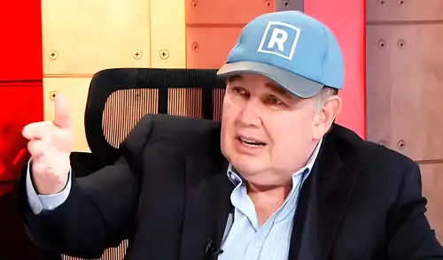 El candidato López Aliaga cree que cuando un periodista investiga sus finanzas y sus tributos, es un acto de difamación en su agravio. Foto: difusión