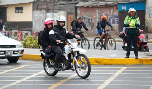 multa por circular en moto con dos personas