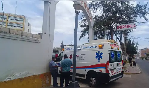 La víctima fue trasladado hospital Hipólito Unanue, donde los médicos certificaron su deceso. Foto: Liz Ferrer, La República