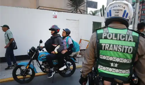 Multas por ir dos personas en moto y sus excepciones