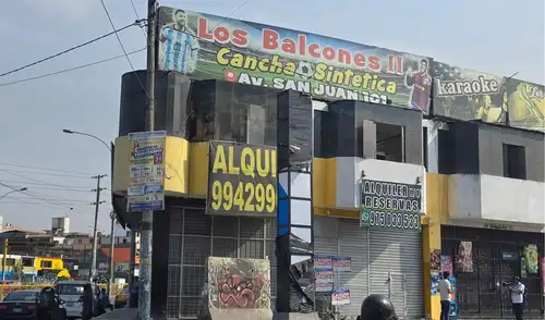 Un ataque armado en la cancha sintética Los Balcones II, San Luis, dejó tres muertos y dos heridos, en plena emergencia. Dos víctimas eran venezolanas y fallecieron en el lugar.