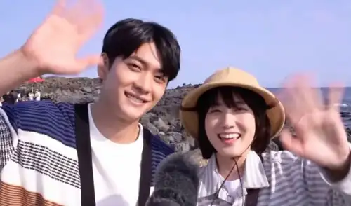 Kang Tae Oh y Park Eun Bin en el rodaje de 'Woo, una abogada extraordinaria'.