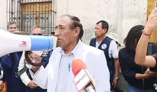 Médicos en Arequipa protestaron por falta de equipamiento e insumos en sus centros de salud. Médicos de Arequipa iniciaron huelga indefinida