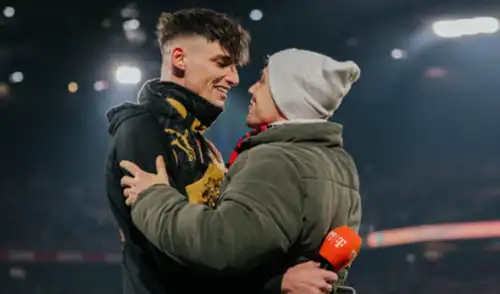 árbitro le propuso matrimonio a su novio en pleno partido de la Bundesliga