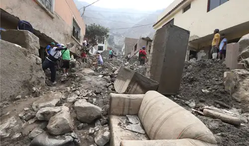 IGP refuerza la vigilancia ante peligro de huaicos para salvaguardar familias. IGP vigila la quebrada Huaycoloro y Río Seco