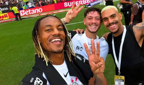 André Carrillo 'lapidó' millonarios fichajes de Flamengo tras ganarle la Supercopa de Brasil 2026. Foto: André Carrillo/Corinthians