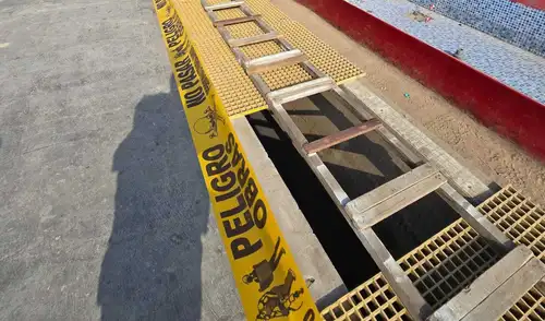 Niña y su hermana menor cayeron del segundo al tercer piso